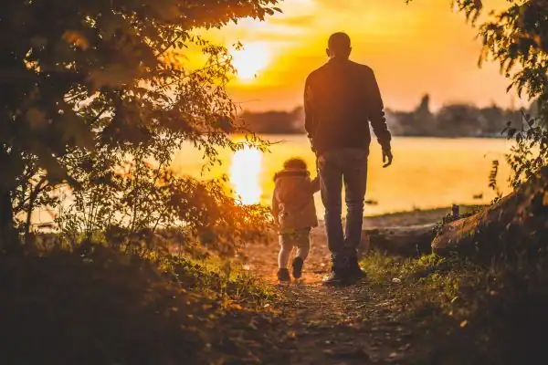 image of dad and child - parental alienation Royal Leamington Spa